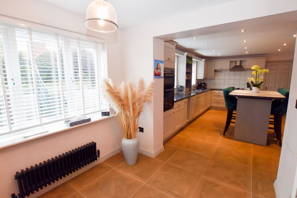 Property photo 3 of 29 Dining Kitchen 5