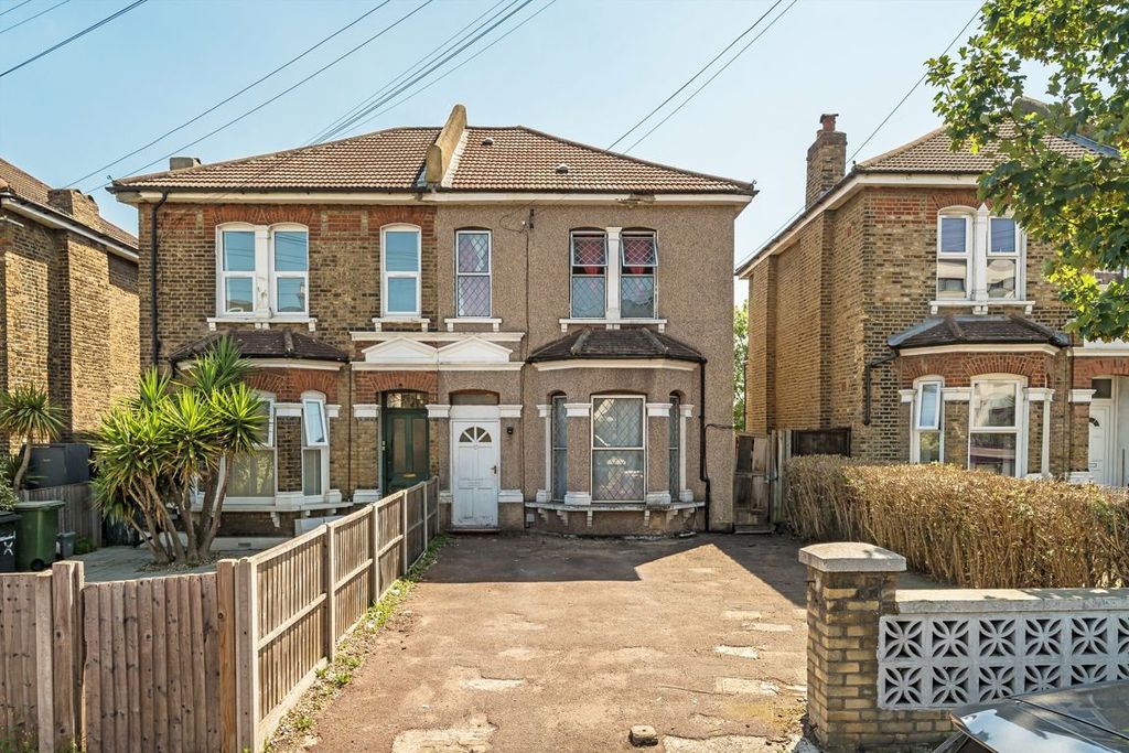 Property photo 1 of 3