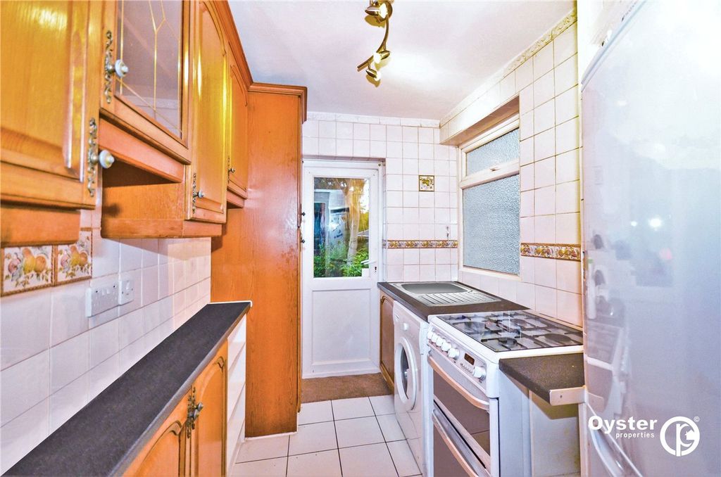 Property photo 3 of 15 Kitchen