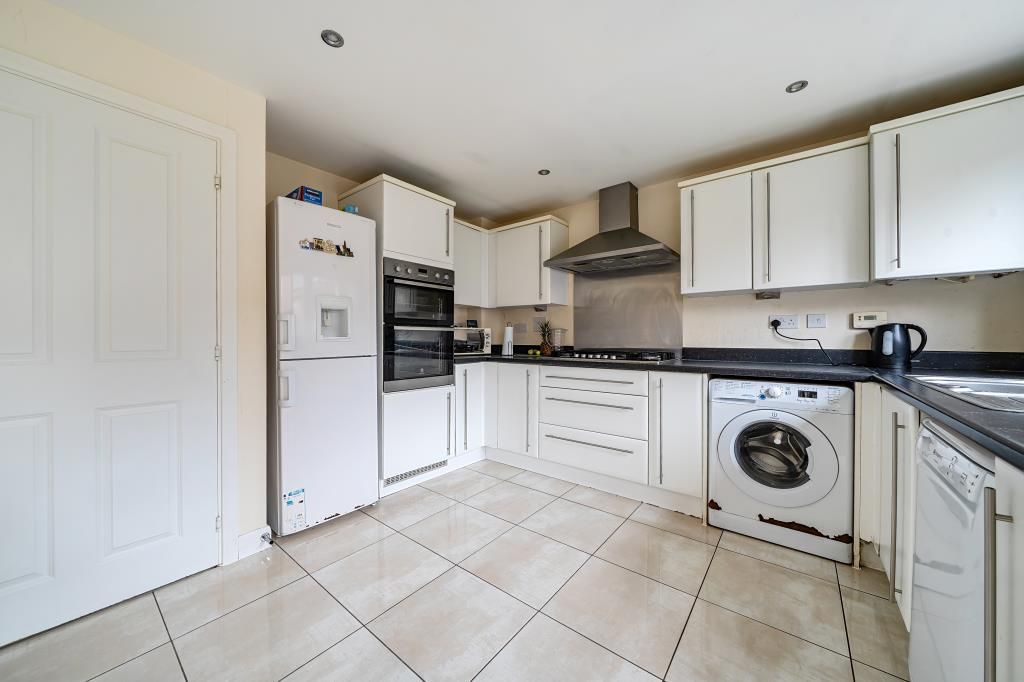 Property photo 2 of 20 Kitchen