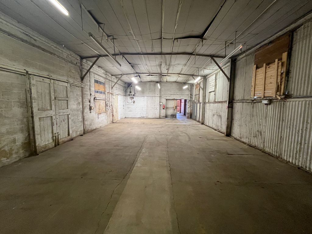 Property photo 2 of 3
