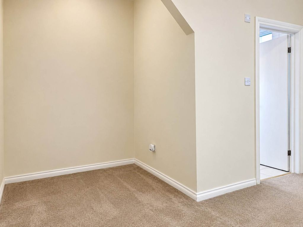Property photo 3 of 4