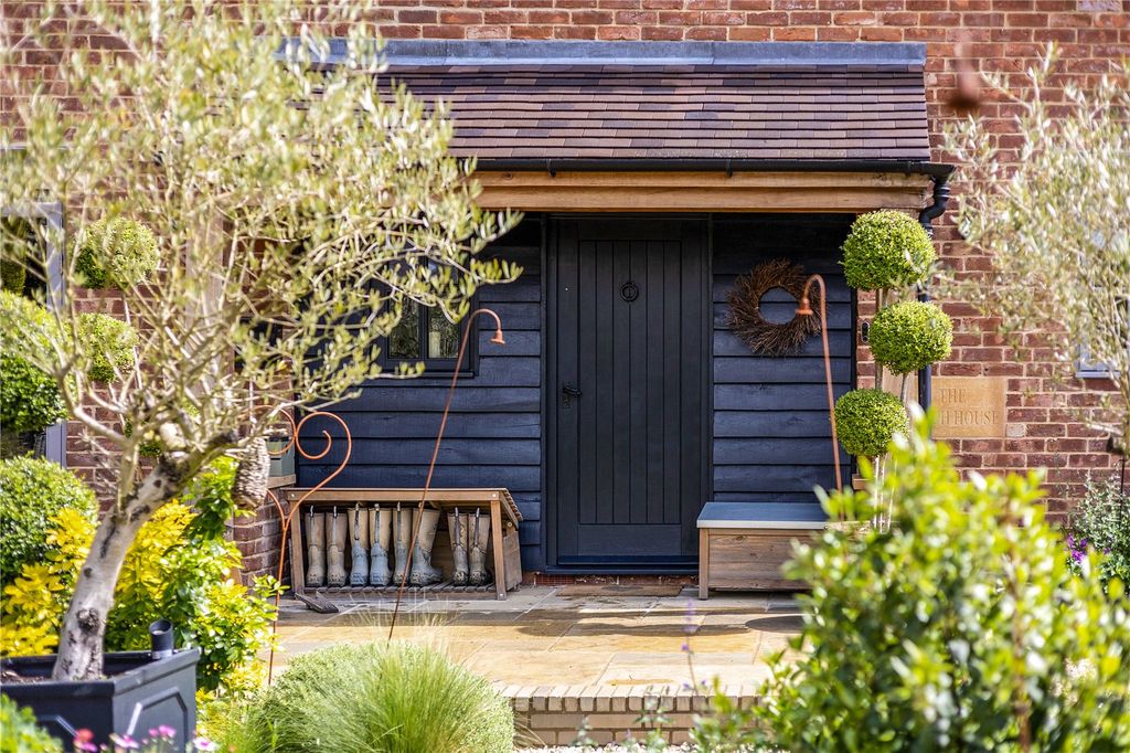 Property photo 2 of 18 The Coach House