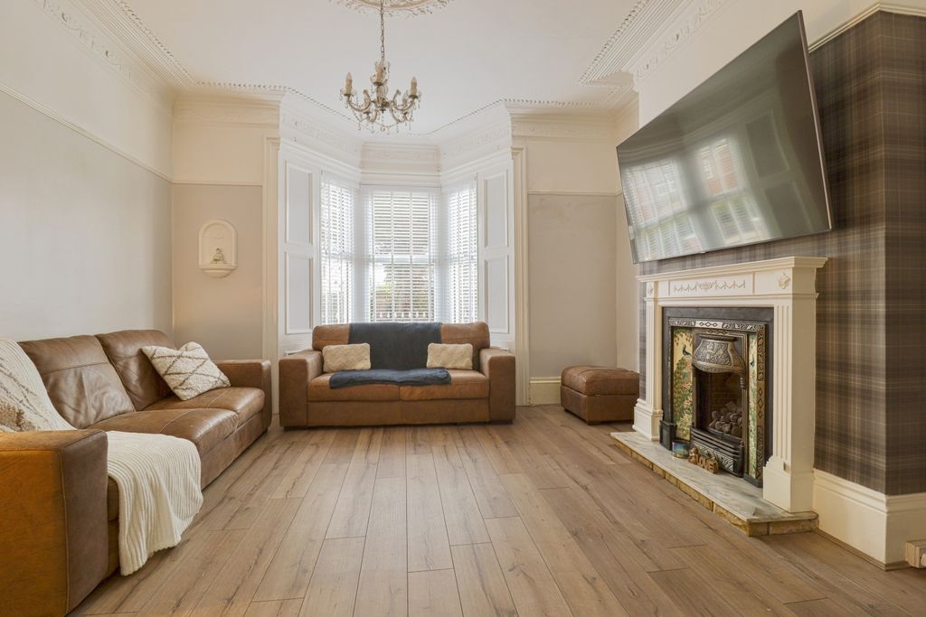 Property photo 2 of 22