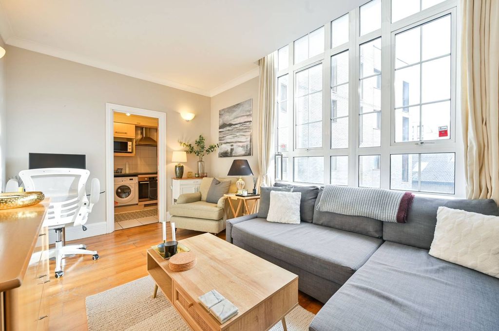 Property photo 2 of 5