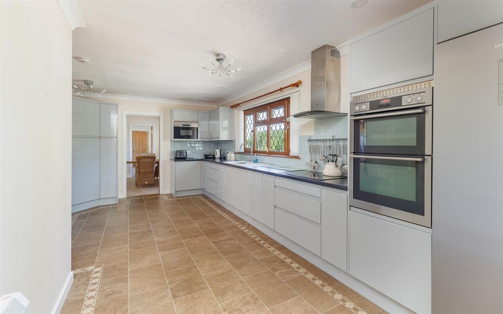 Property photo 2 of 16 Kitchen