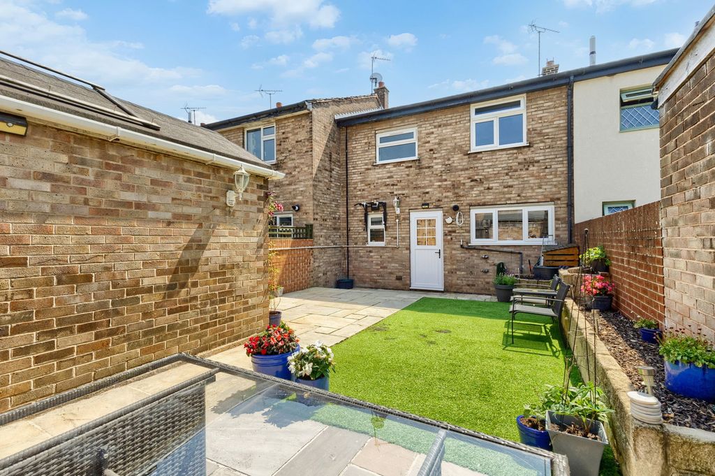 Property photo 2 of 18