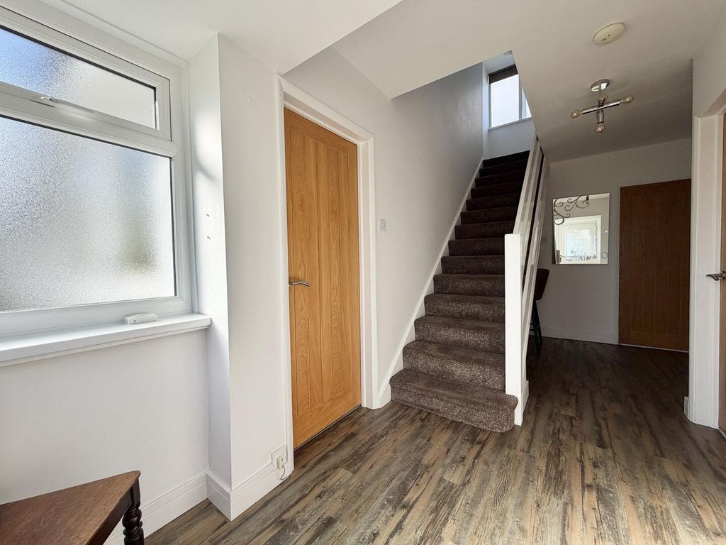 Property photo 2 of 30 Hallway