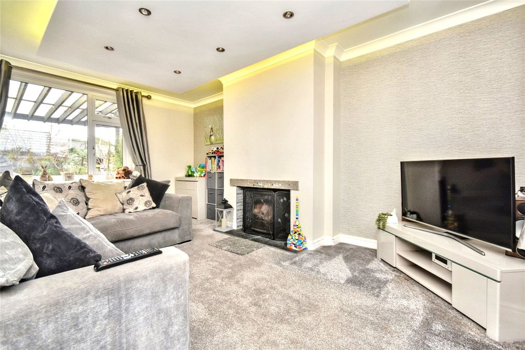 Property photo 2 of 21 Picture No. 11