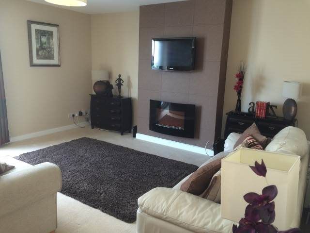 Property photo 2 of 12 008