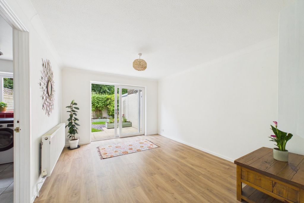Property photo 3 of 7 Picture No. 12