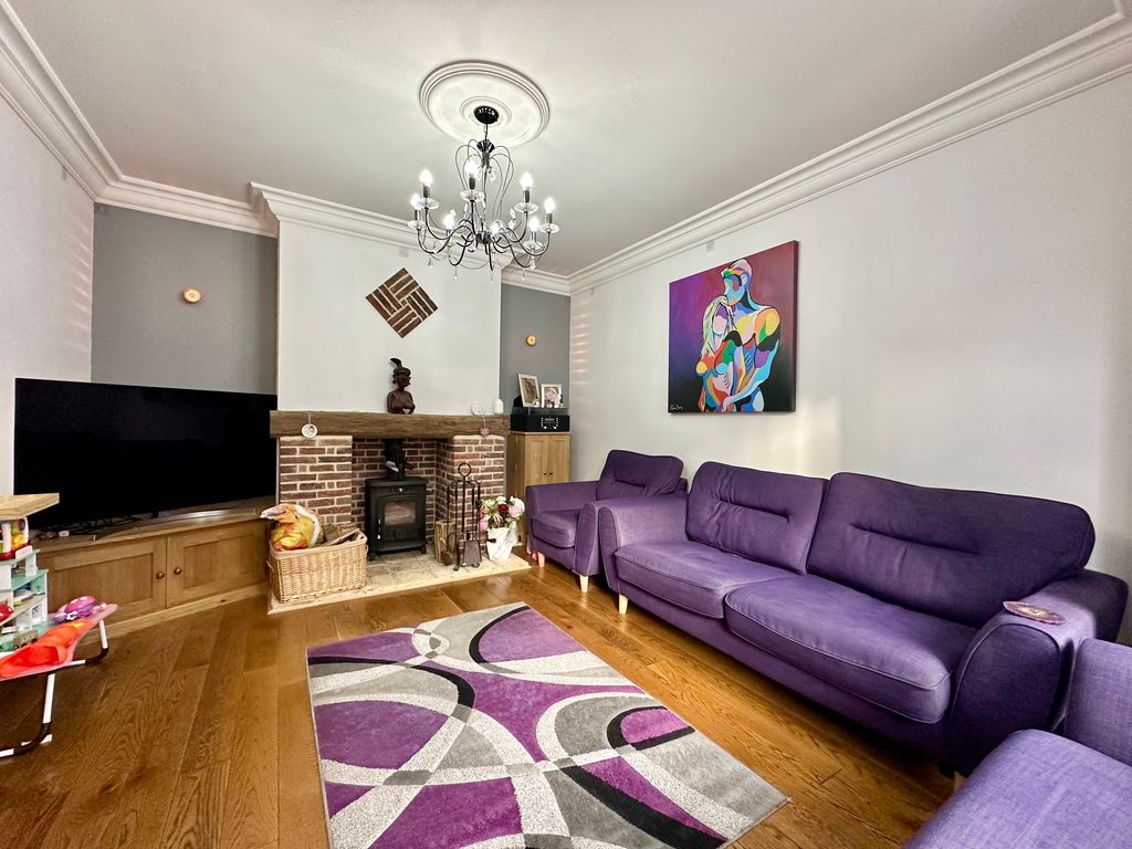 Property photo 2 of 19