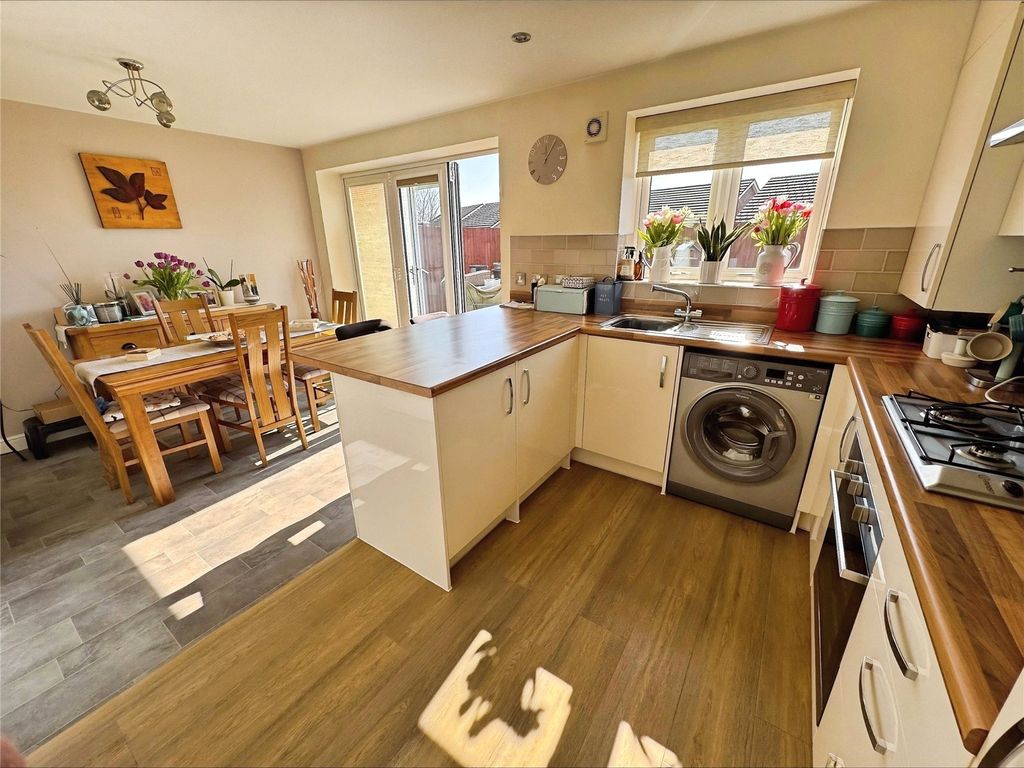 Property photo 3 of 16 Picture No. 02