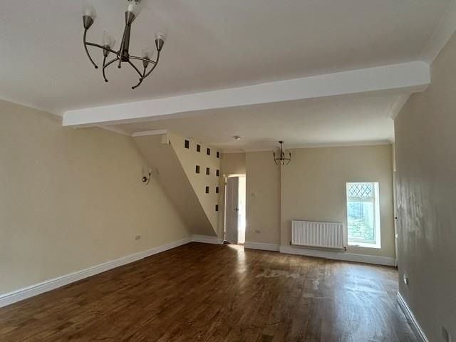 Property photo 3 of 12 Lounge.Jpg