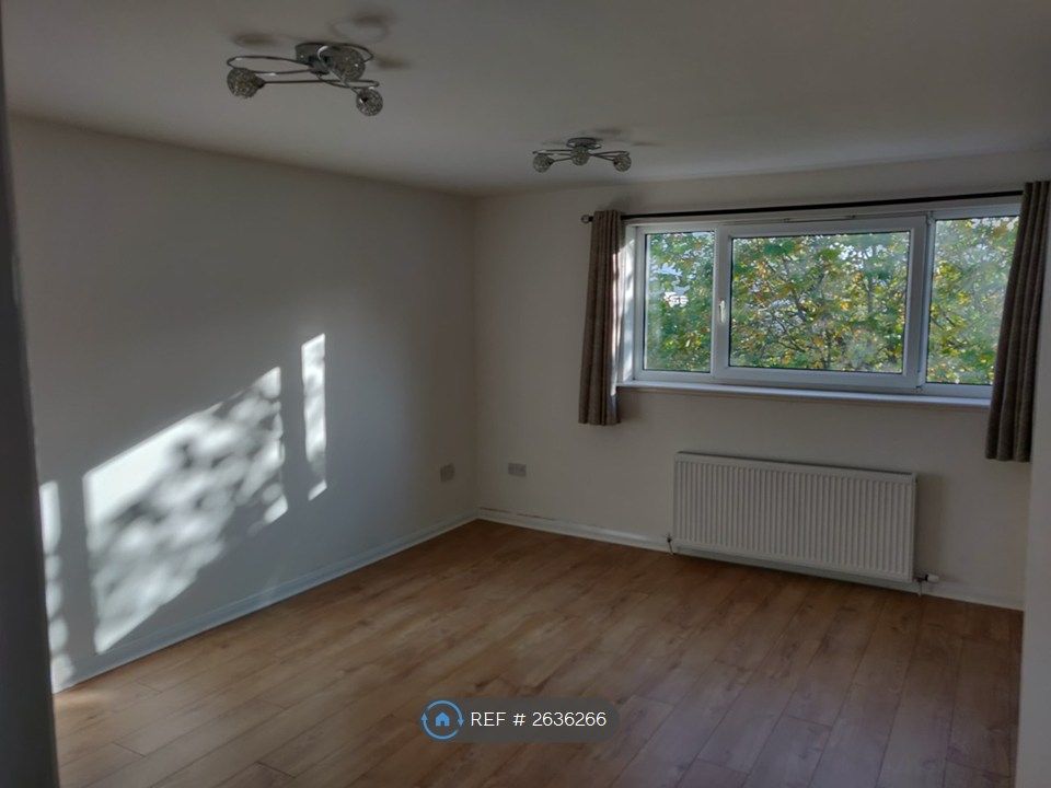 Property photo 2 of 19 Living Room
