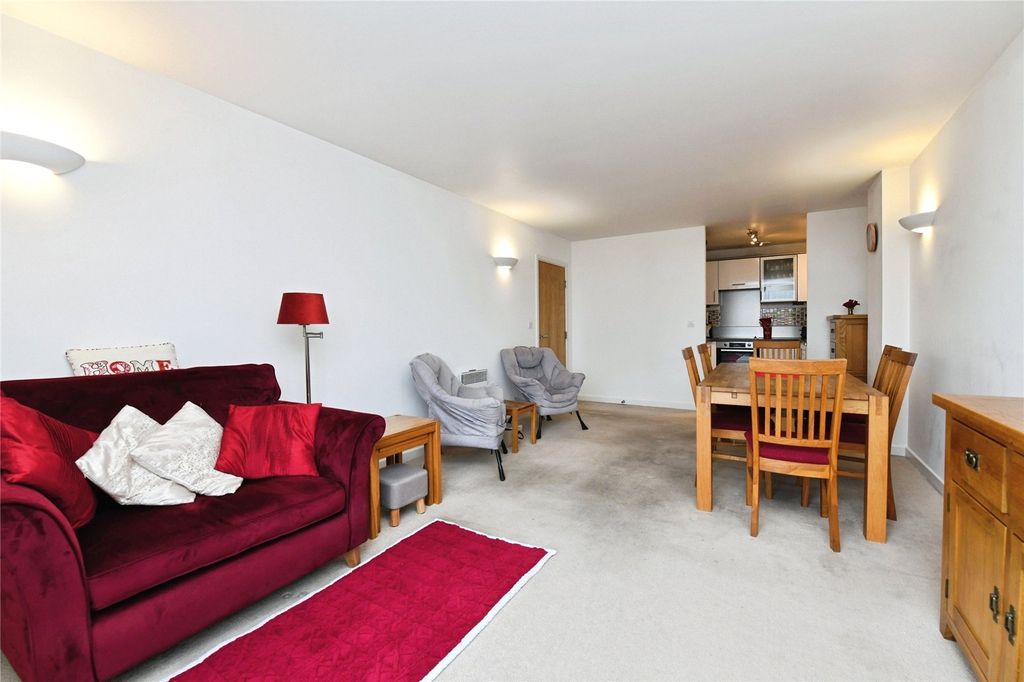 Property photo 2 of 22 Internal