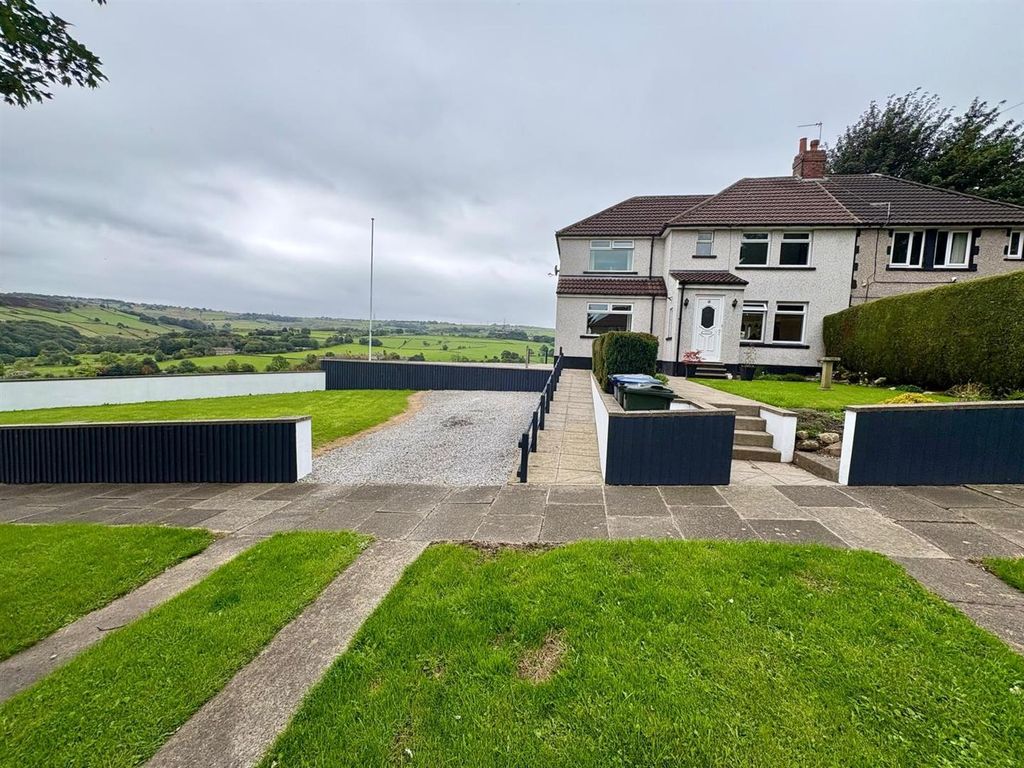 Property photo 1 of 32