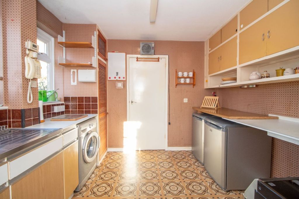 Property photo 2 of 18