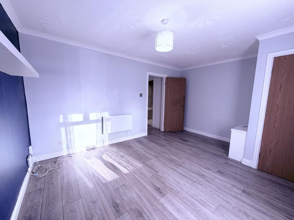 Property photo 2 of 17 Living Room