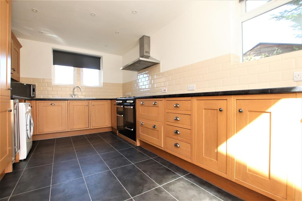 Property photo 2 of 18 Kitchen