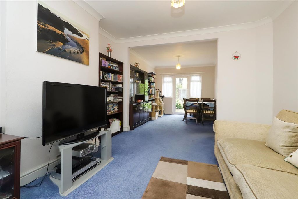 Property photo 2 of 13 Caterbury