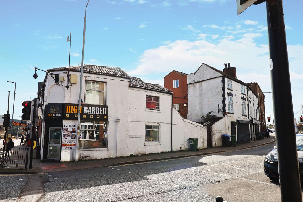 Property photo 1 of 9 Photo 9