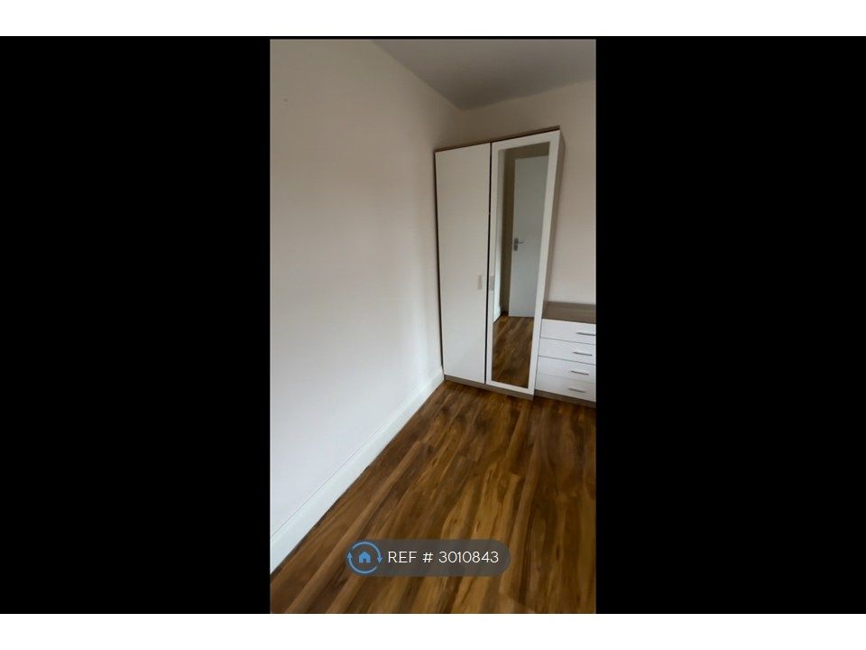 Property photo 3 of 10 Bedroom 1
