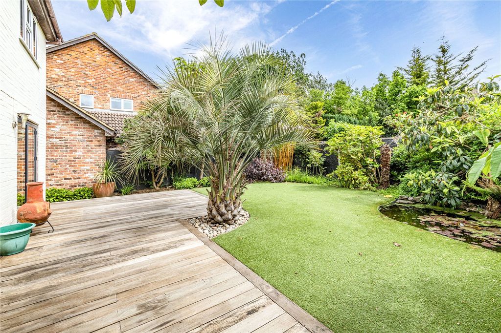 Property photo 2 of 22 Picture No. 26