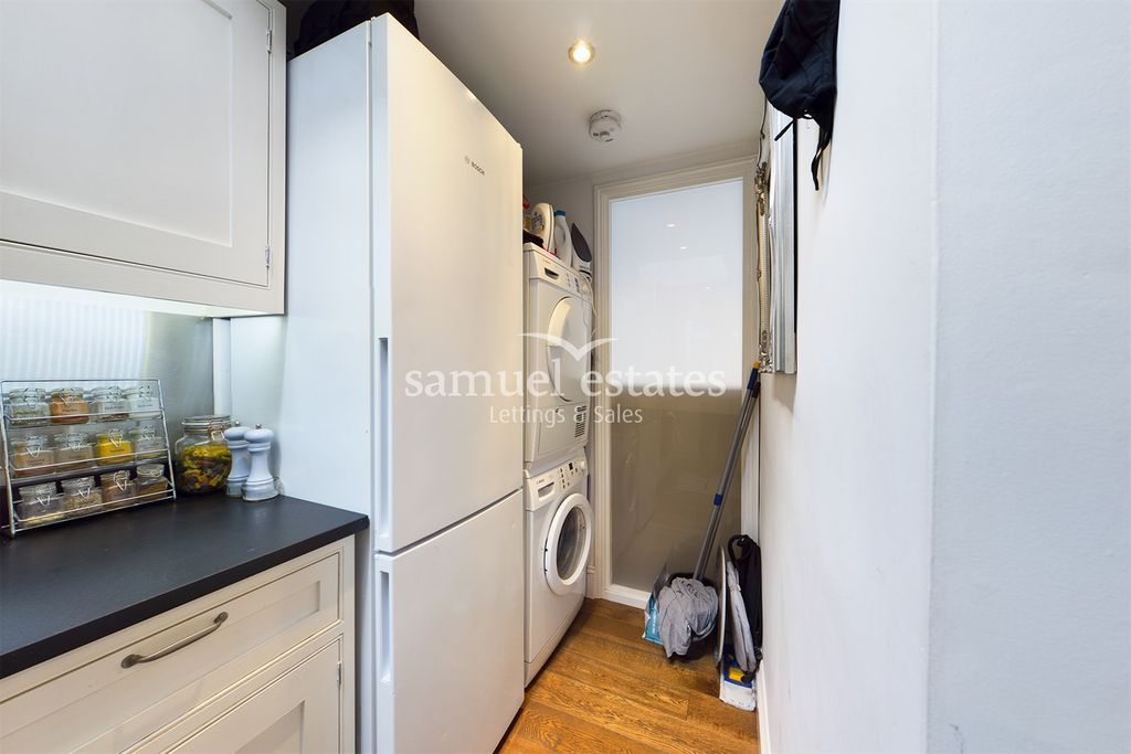 Property photo 3 of 12 Kitchen 2