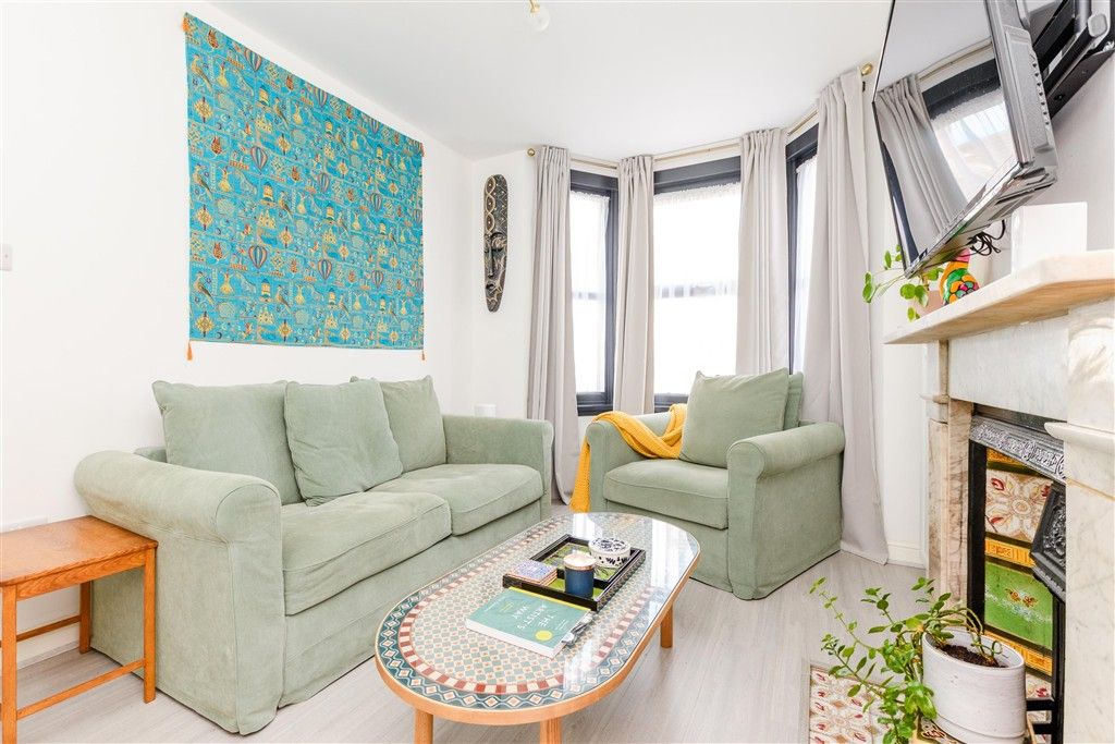 Property photo 2 of 10 Lounge