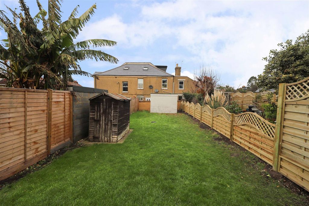 Property photo 3 of 12 Garden