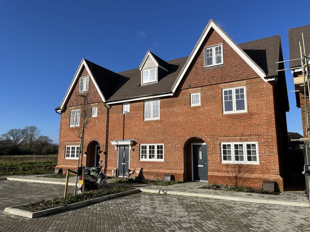 Property photo 1 of 13 840F7Fe1-1B49-4Fa4-Ab57-C550E5F6D5Cf