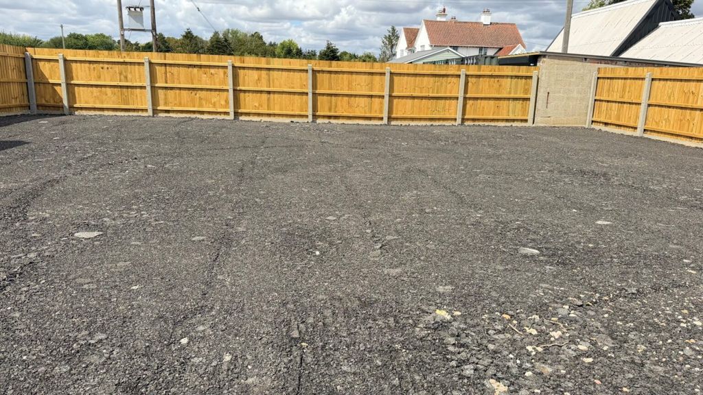 Property photo 3 of 5
