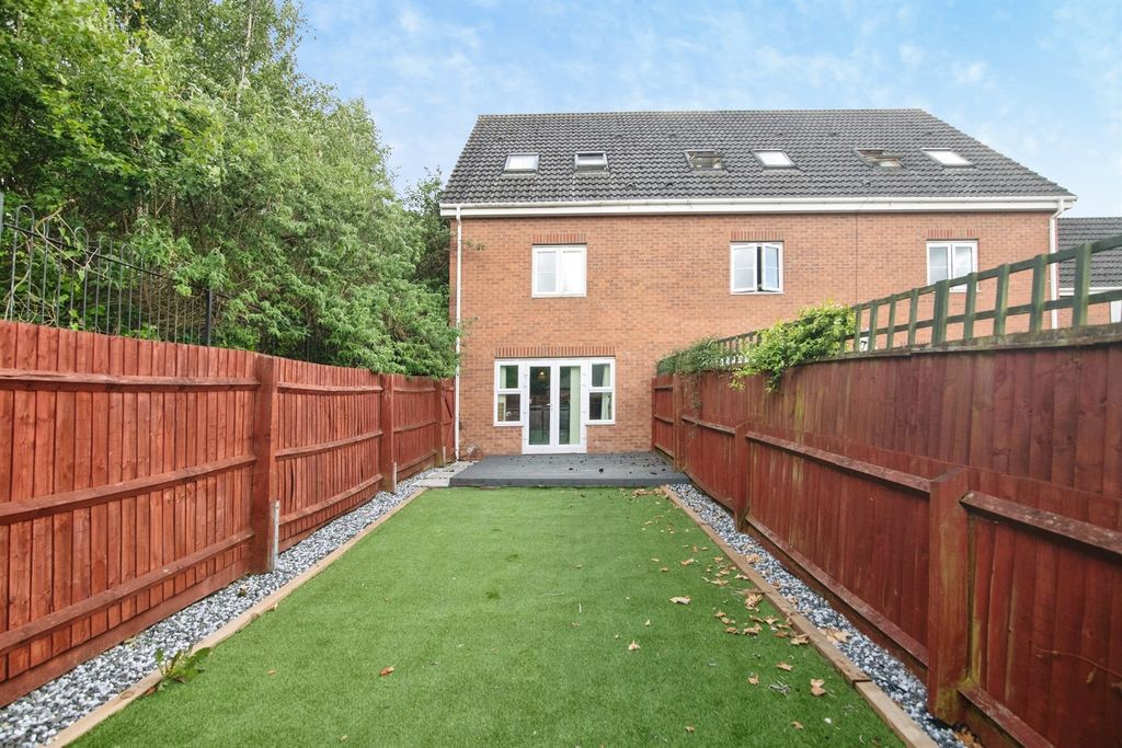 Property photo 2 of 18
