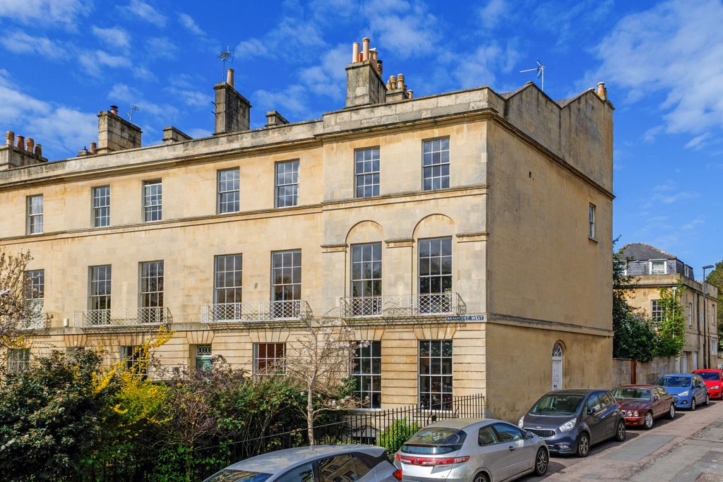 Property photo 1 of 32 Front External