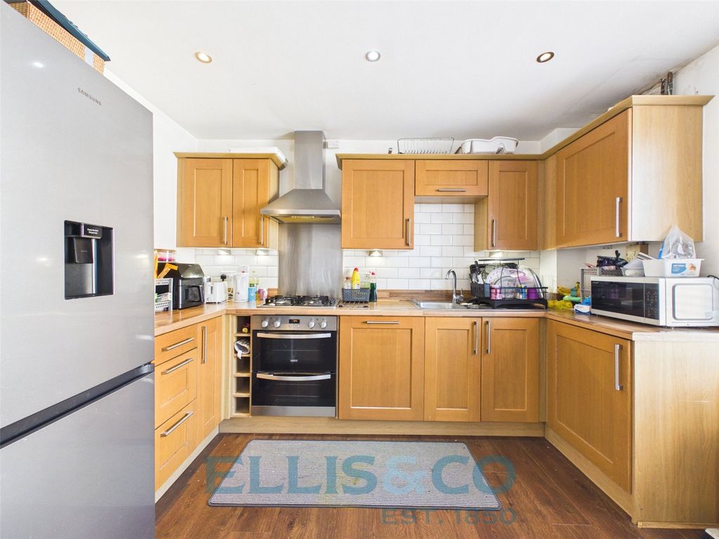 Property photo 2 of 15 Picture No. 01