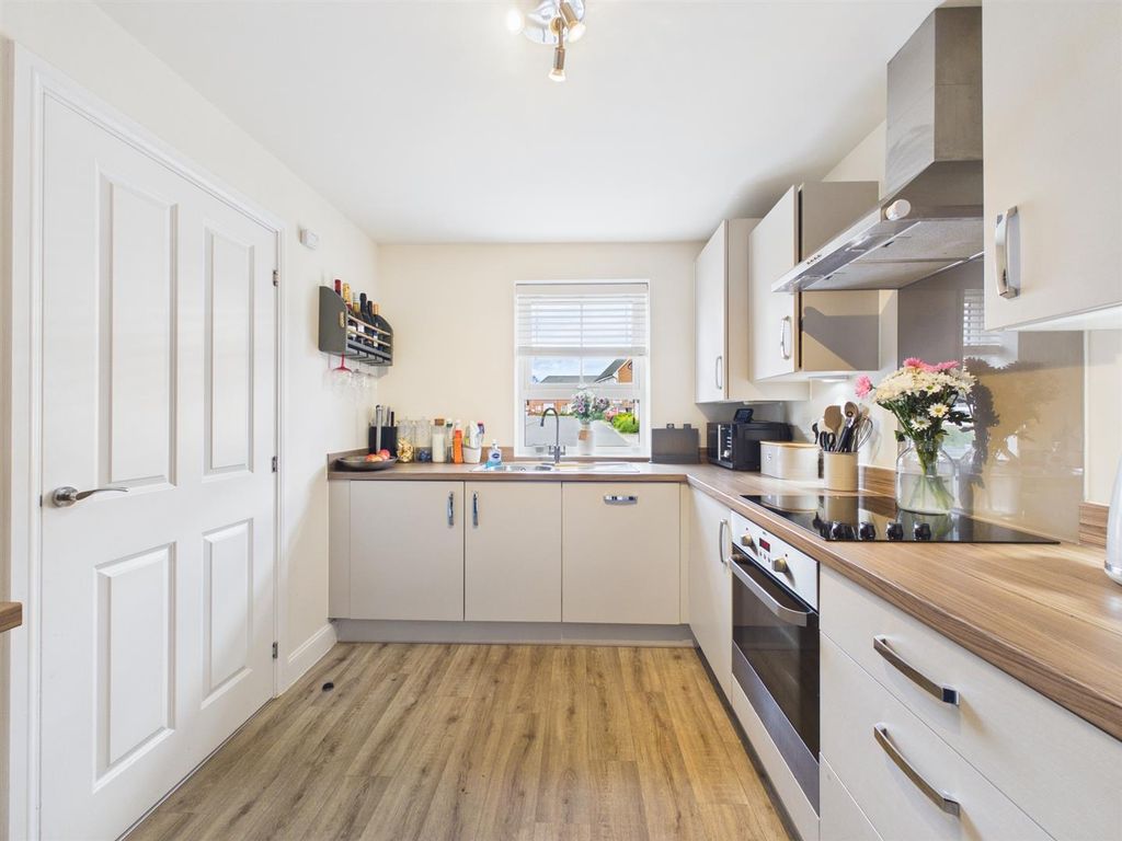 Property photo 2 of 13 Cam02435G0-Pr0225-Still013.Jpg