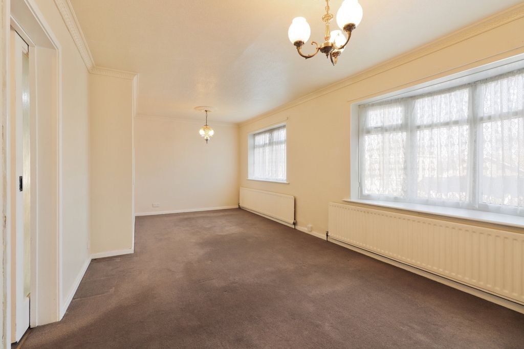 Property photo 3 of 31