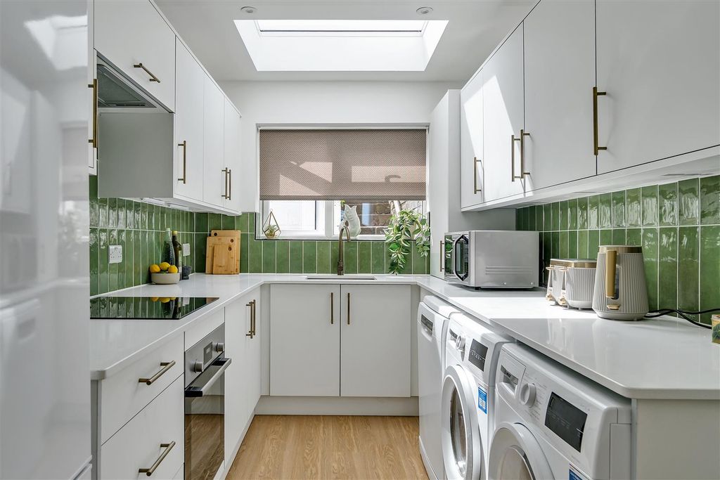 Property photo 3 of 15 Kitchen