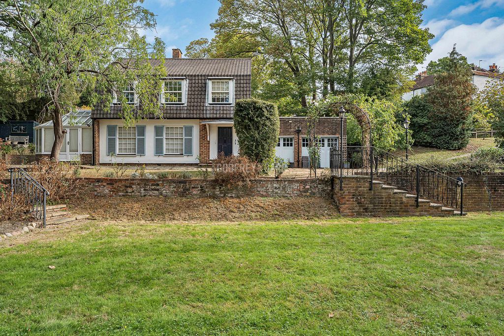 Property photo 3 of 27
