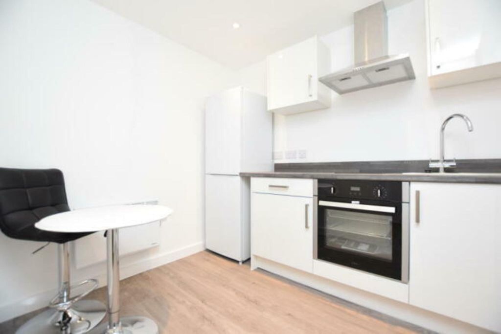 Property photo 2 of 7 Kitchen