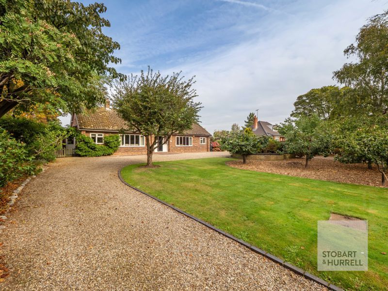 Property photo 2 of 39 Approach