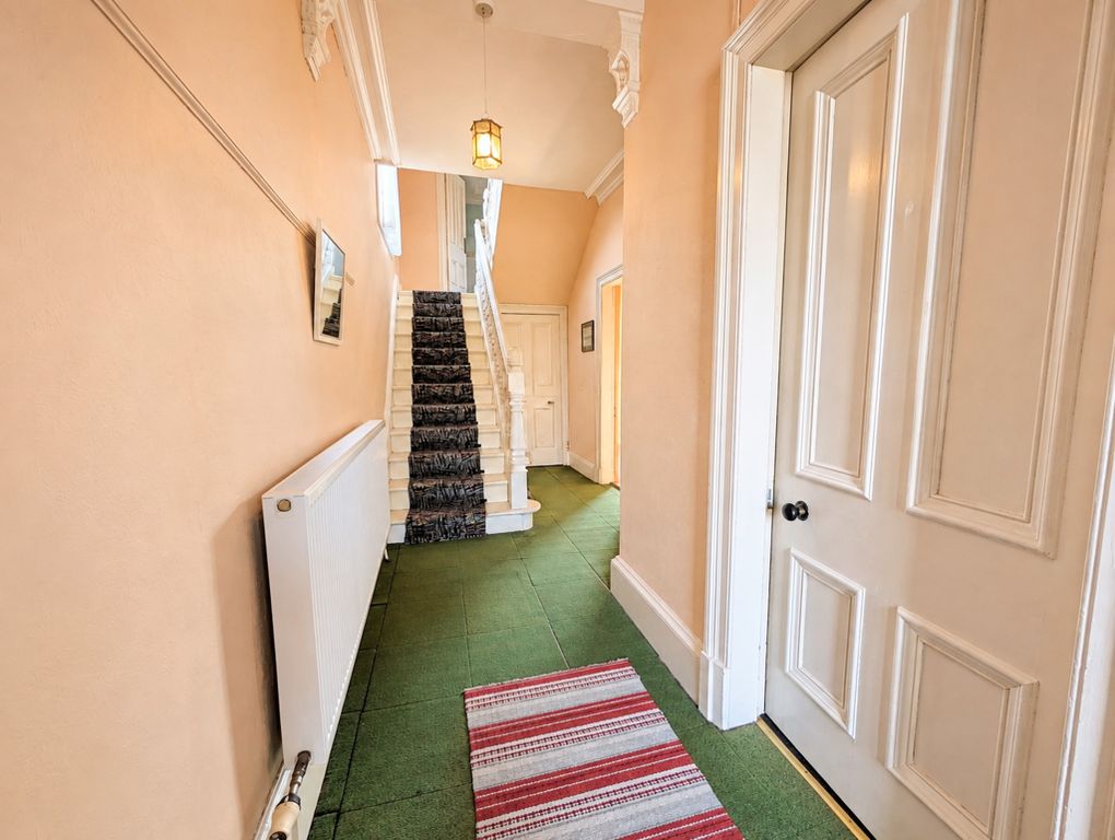 Property photo 2 of 30