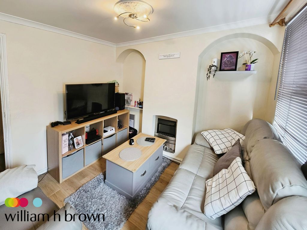Property photo 2 of 12 Image