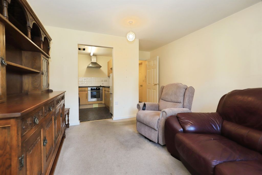 Property photo 3 of 11