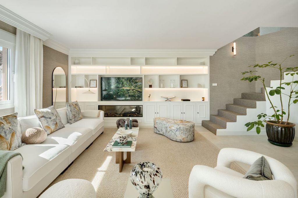 Property photo 2 of 25