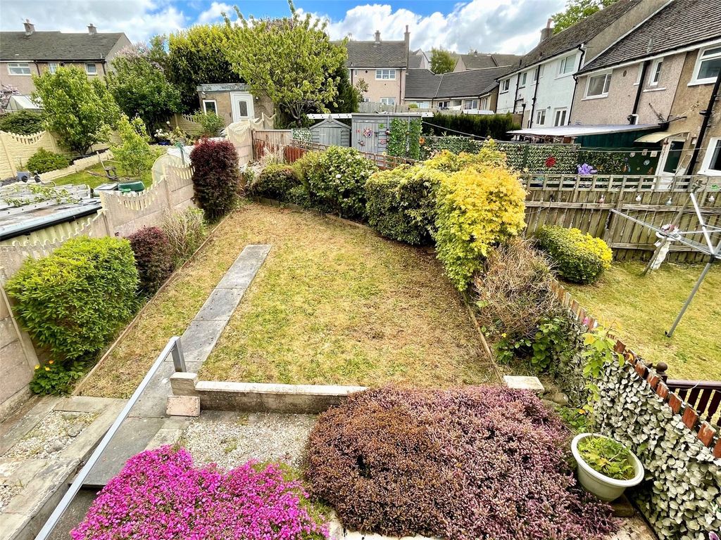 Property photo 3 of 18 Garden