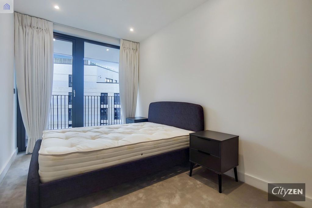 Property photo 3 of 27 Bedroom