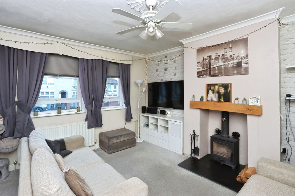 Property photo 2 of 20 Pbox-Img.Jpg