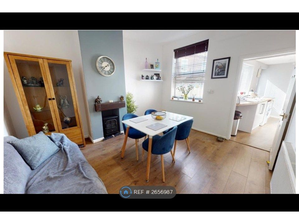 Property photo 3 of 12